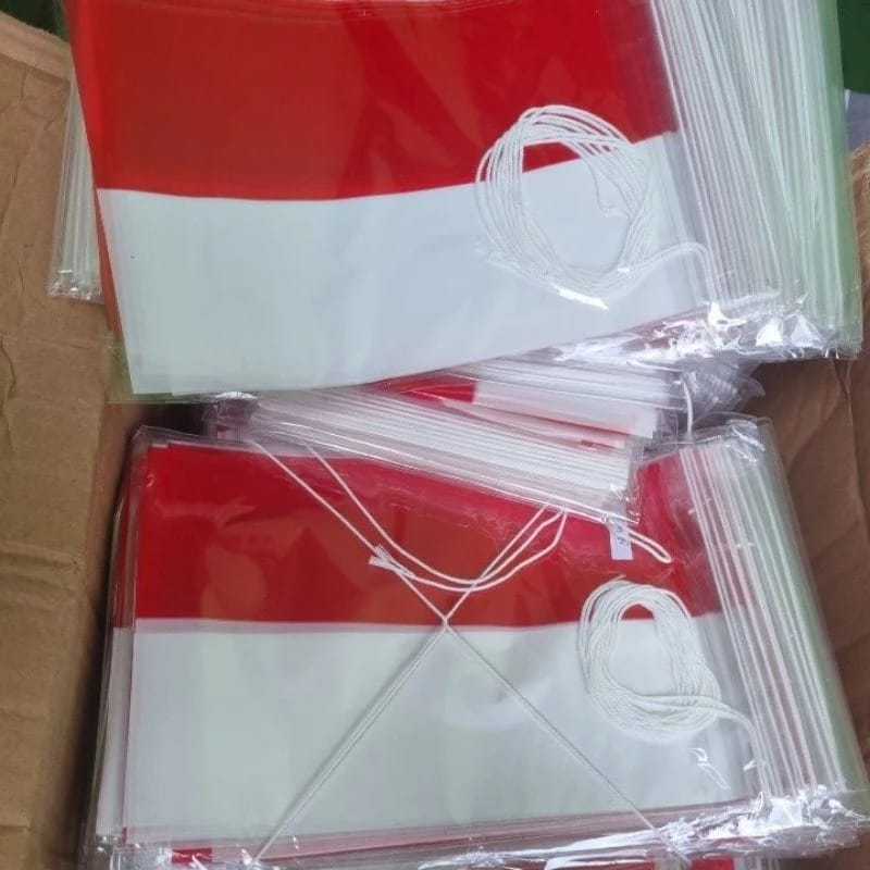 BENDERA PLASTIK MERAH PUTIH / BENDERA MINI / BENDERA DEKORASI RUANGAN [1PAK Isi 100]