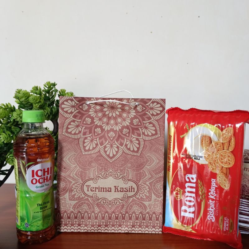 

100 Pcs Paperbag Motif Tas Souvenir Pernikahan Ukuran 17x21x4,5 cm