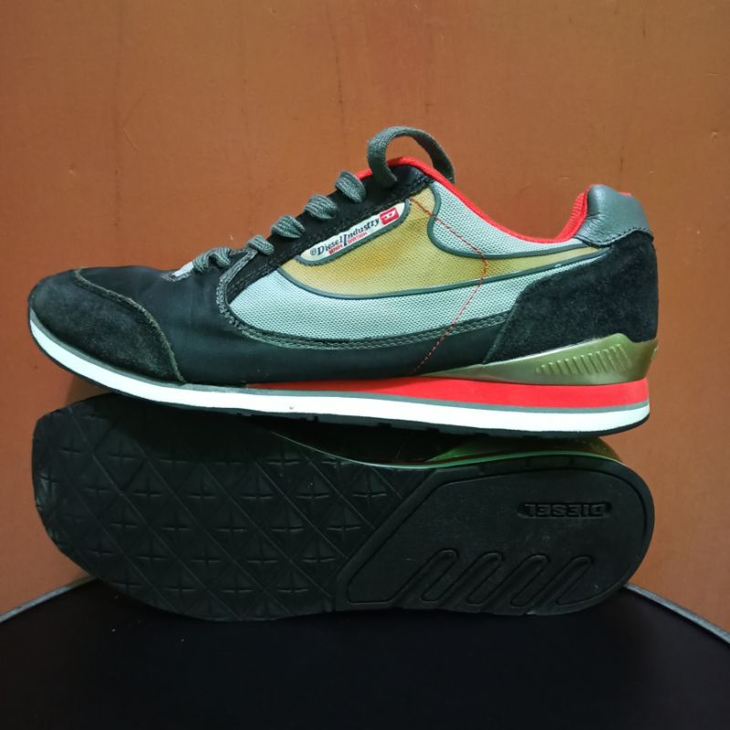 Sepatu DIESEL Aramis Sneaker