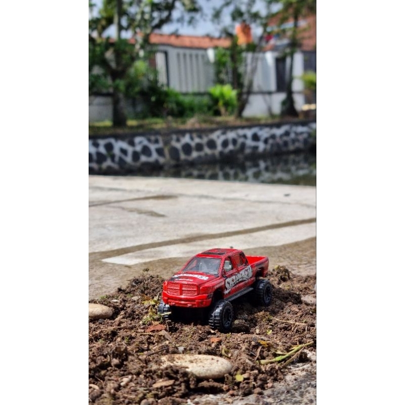 Diecast Hot Wheels Dodge Ram 1500 (loose)