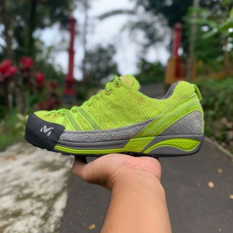 sepatu gunung millet hijau Second outdoor size 40