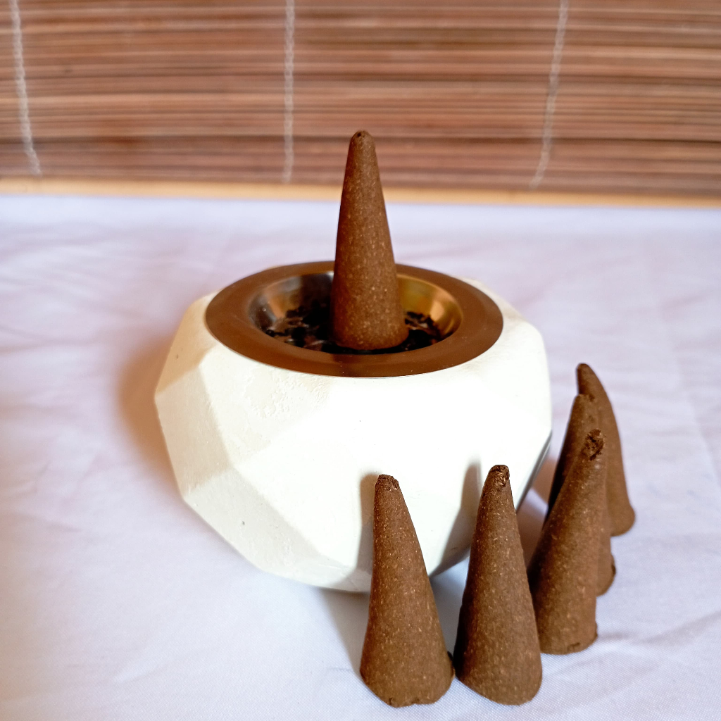 Dupa Kerucut, Bukhur Kerucut Cendana NTT Premium Kayu CENDANA ASLI (5.000/pcs) Pengharum Ruangan Aro