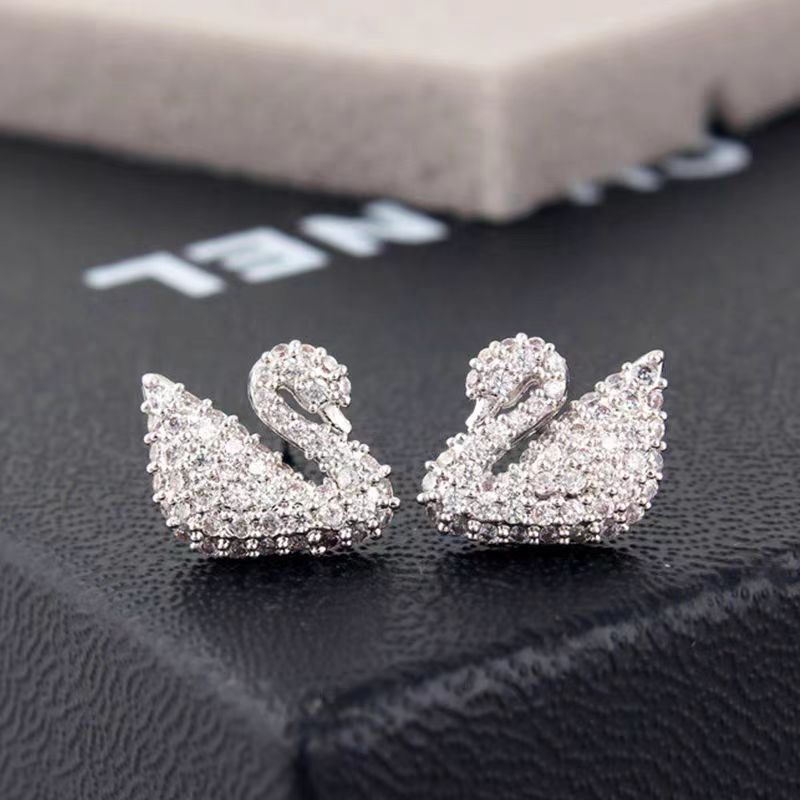 GIRLLUCK Anting TITANIUM Wanita A106 Angsa Putih Full Zircon Best Seller Anti Luntur Lapis Emas 18KG