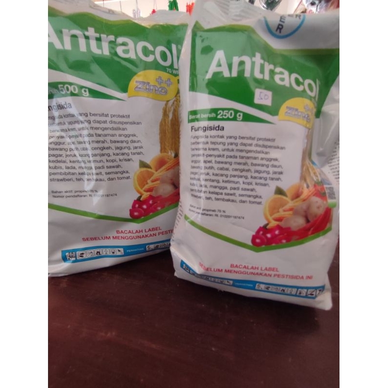 ANTRACOL 250 - 500 gr,  FUNGISIDA Berbahan aktif  propineb 70%
