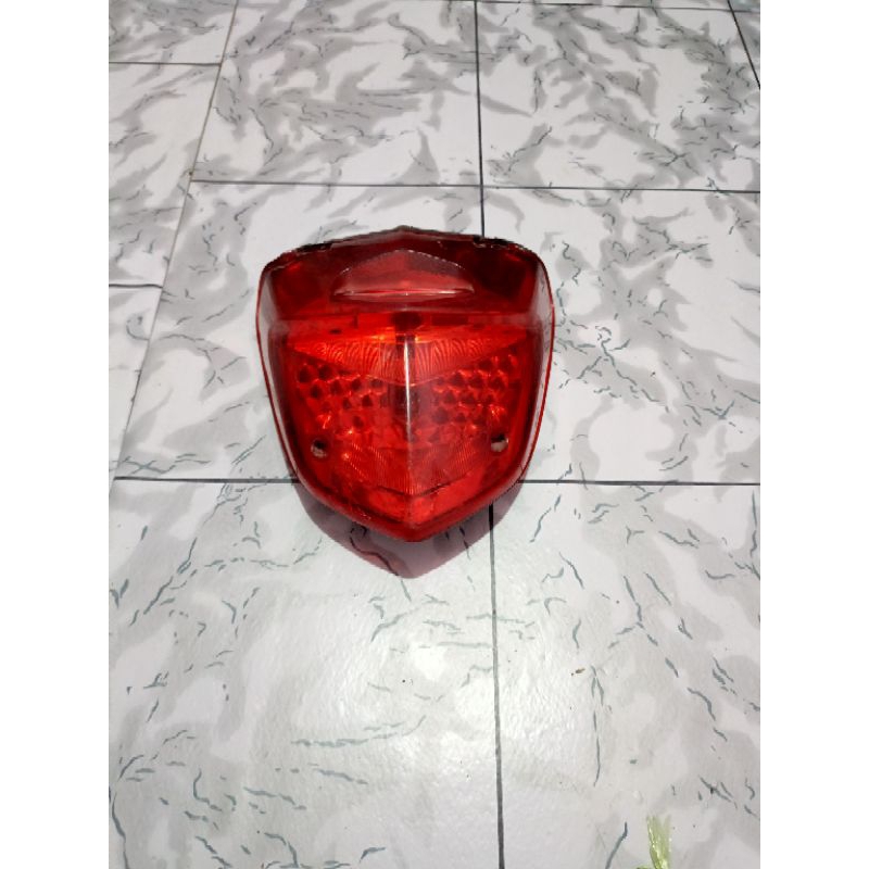 lampu belakang tiger revo original copotan