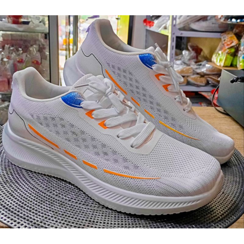 Collin sepatu sneakers pria sport