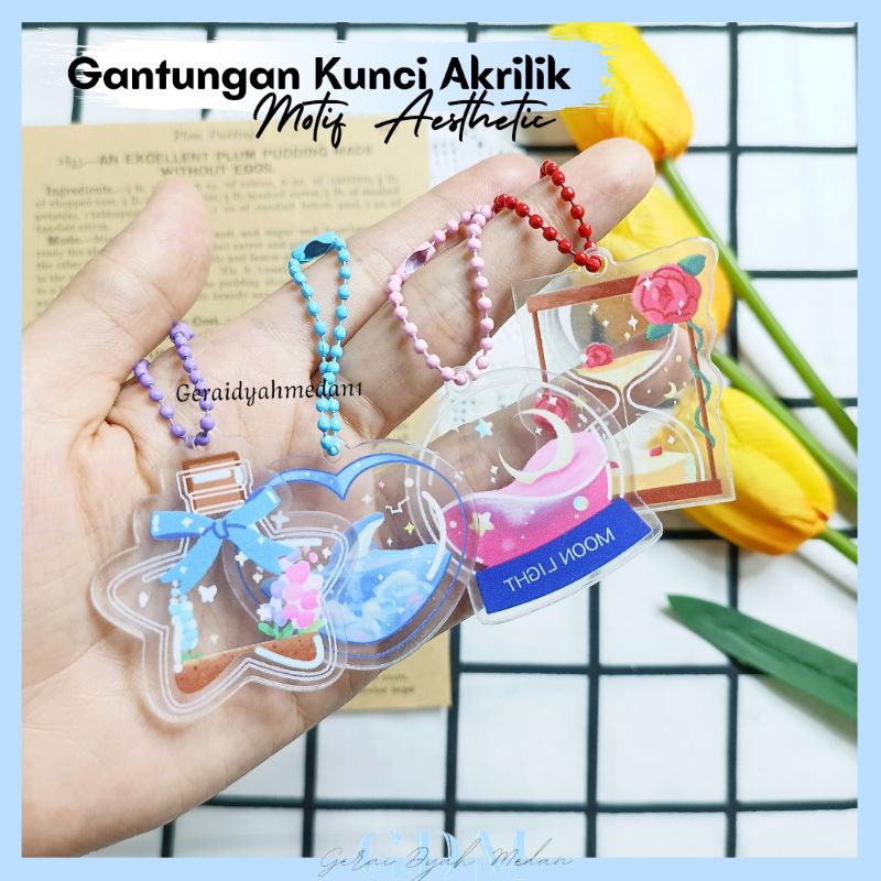 Gantungan Kunci Akrilik Motif Aesthetic