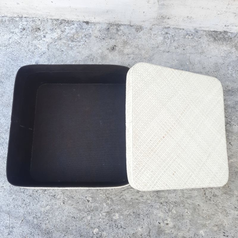 

Bok pandan anyam ukuran 35 x 35 x 15 PO