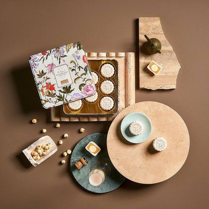 

RAFFLES SINGAPORE SNOW SKIN MOONCAKE 2025 | SINGLE DOUBLE YOLK SIPINE NUTS KUE BULAN