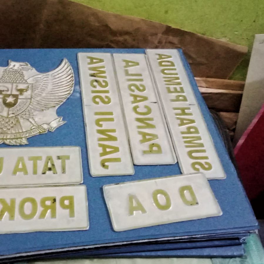 

klise plat untuk cover map custom