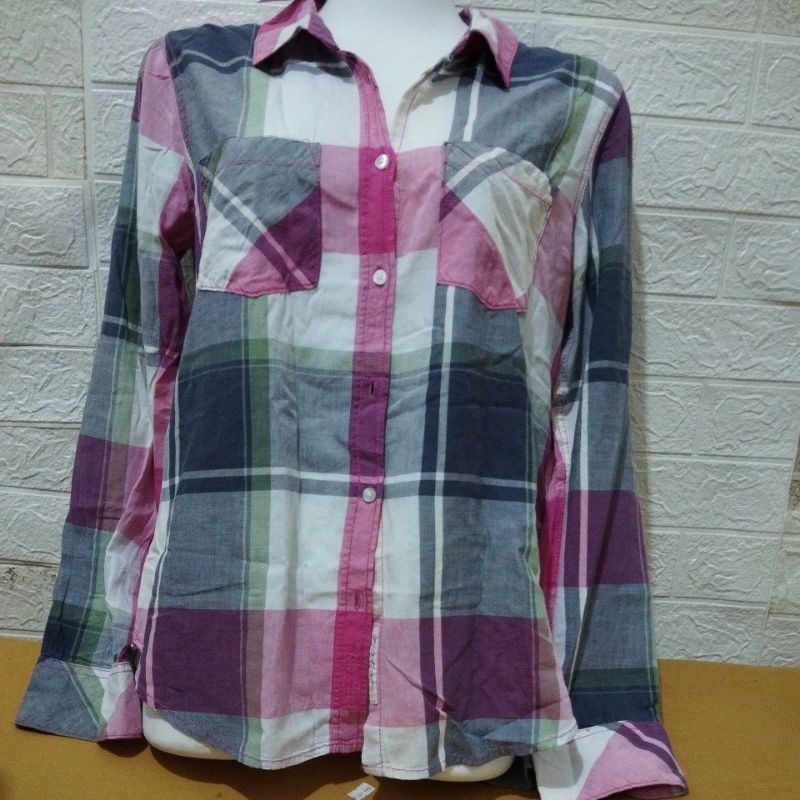 Kemeja Wanita H.M  kotak