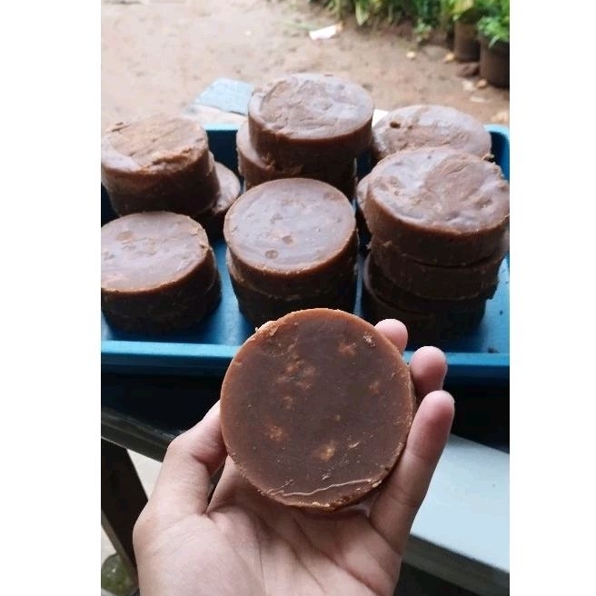 

Gula Aren 1kg Bungkus daun 100% Asli kawung/ Nira Aren Bungkus daun Terbaik