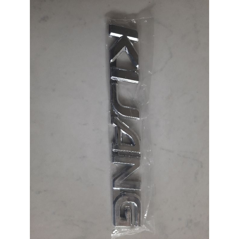 Senter_Ajaib Emblem Kijang Kapsul Lgx / Emblem Kijang Kapsul Lgx / Kijang Lgx