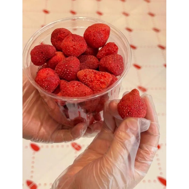 

Strawberry Kering 1kg Buah Tin 1kg stroberi