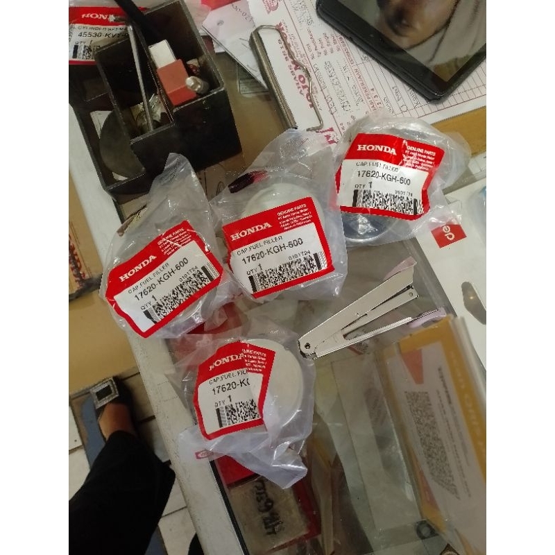 tutup tangki matik 17620-KGH-600 asli AHM