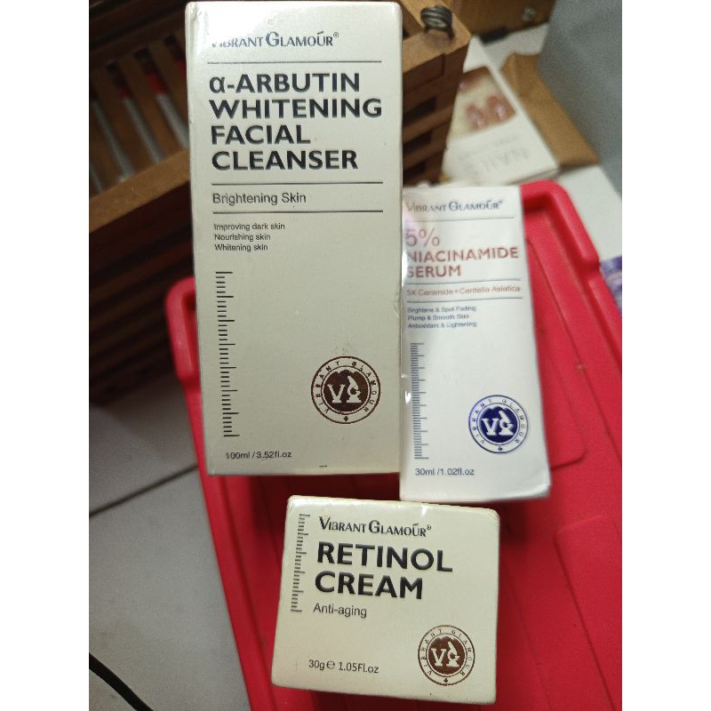 PRODUK VIBRANT GLAMOUR • SERUM VIBRANT GLAMOUR • RETINOL VIBRANT GLAMOUR