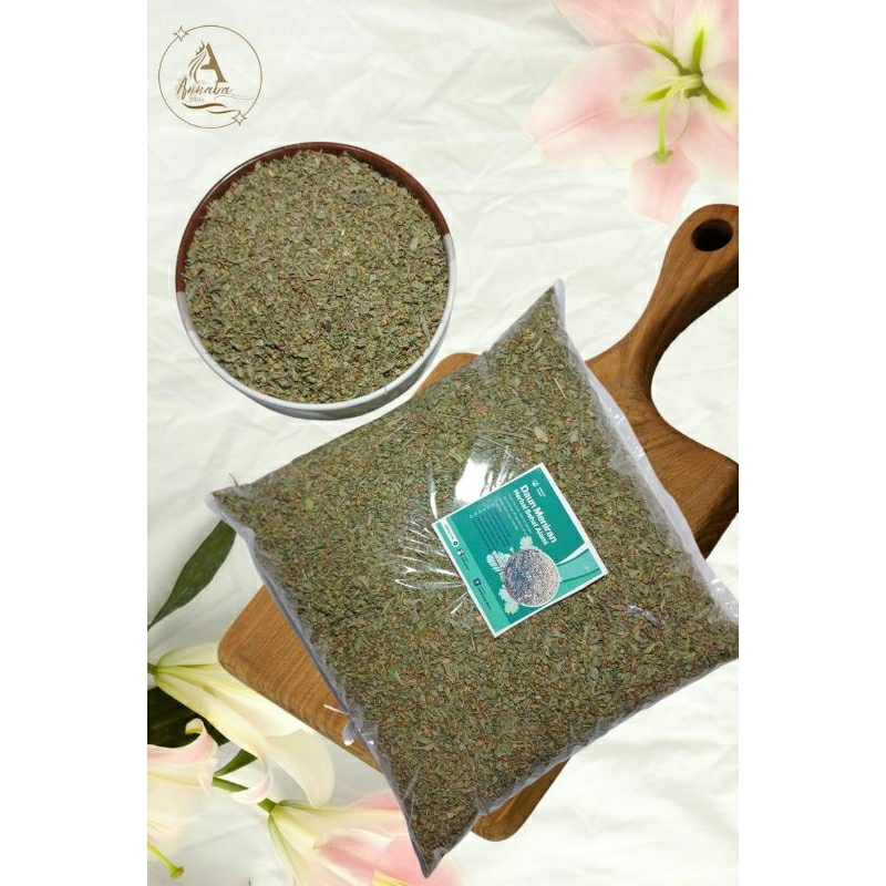 

Daun Meniran Kering Asli 500 gr / obat Herbal Alami Daun meniran Kering 500 gr