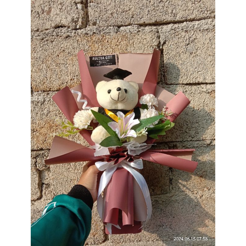 

BOUQUET WISUDA By Auliya.gift