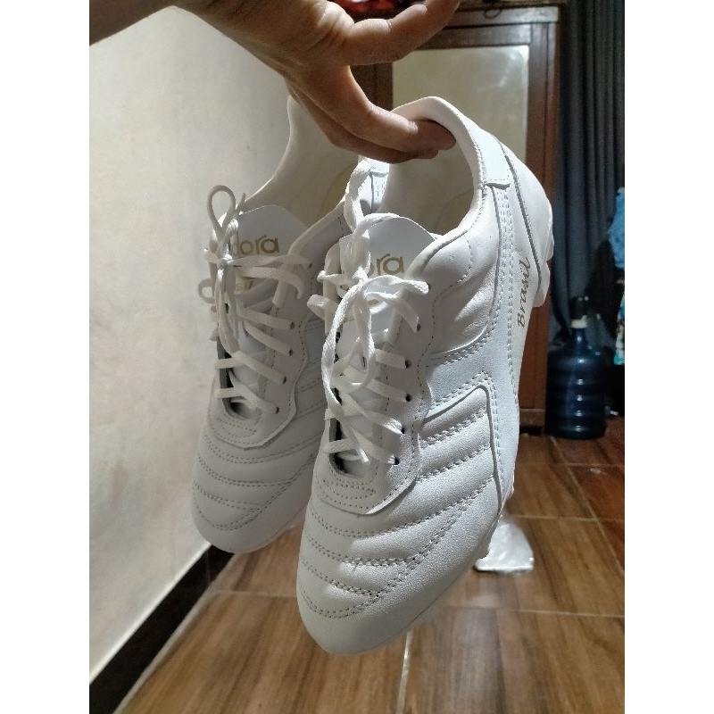 diadora sepatu bola SZ 41