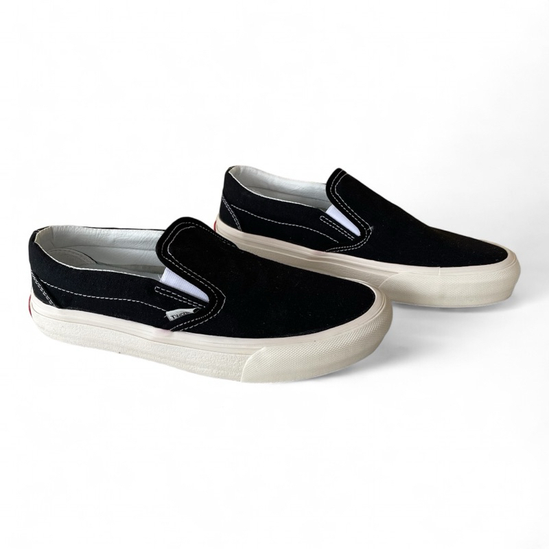 sepatu brand lokal Twizey Slipon BALCK keren pria wanita casual