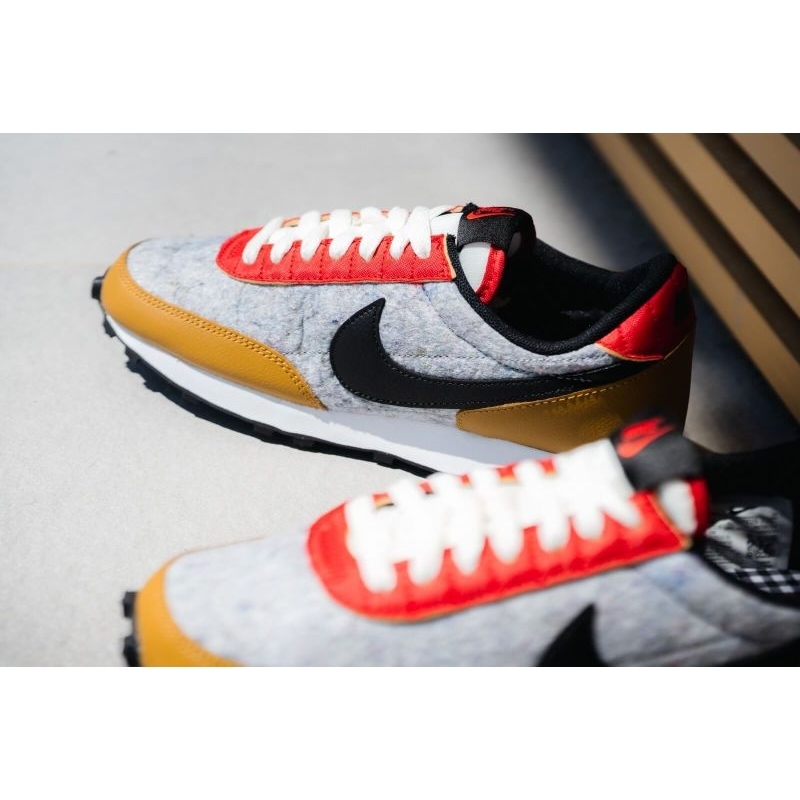 NIKE DAYBREAK
