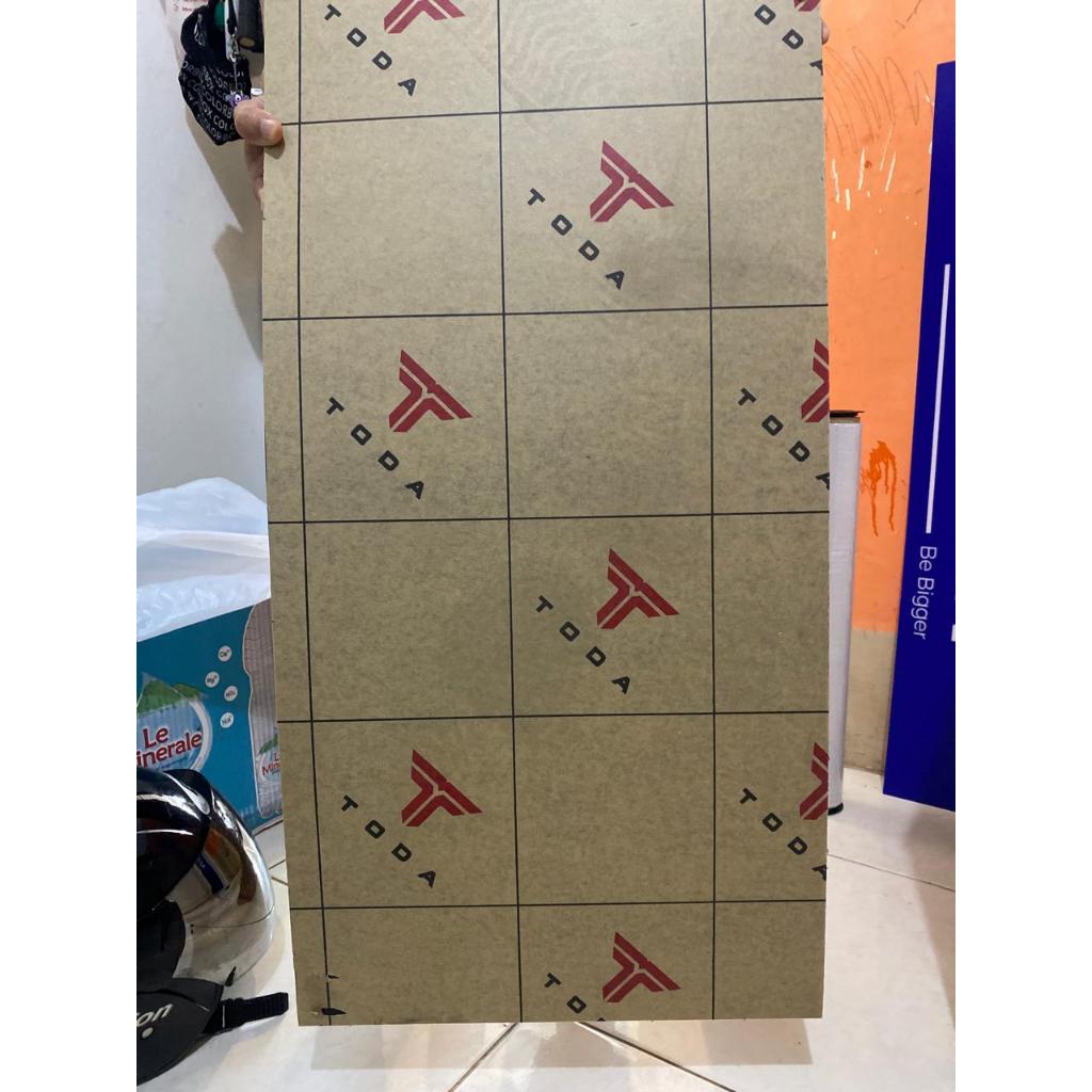 

Akrilik / Mika 3mm merk TODA, Ukuran Custom