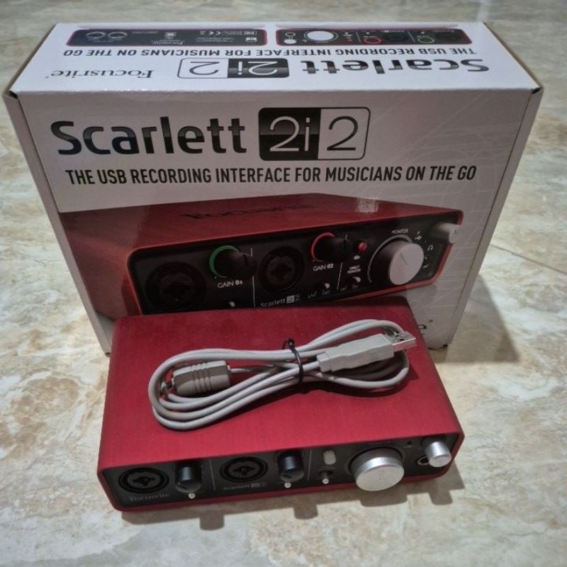 Focusrite 2i2 gen pertama masih berfungsi normal (bekas pakai)