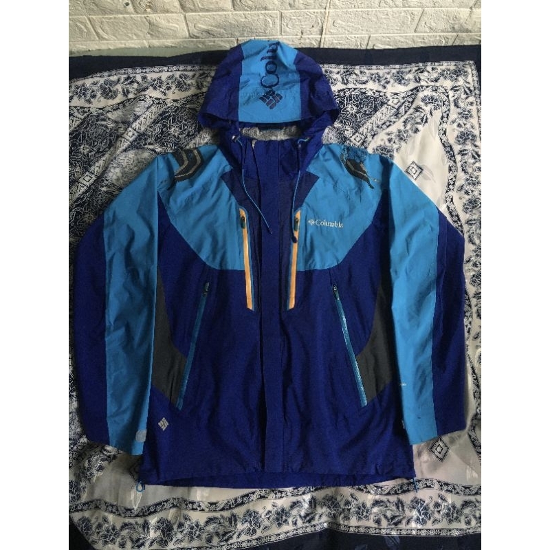jaket columbia gorpcore