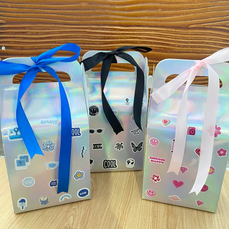 

MEDIUM HOLO GIFTBOX|HADIAH LUCU|KADO ULANG TAHUN|KADO GRADUATION
