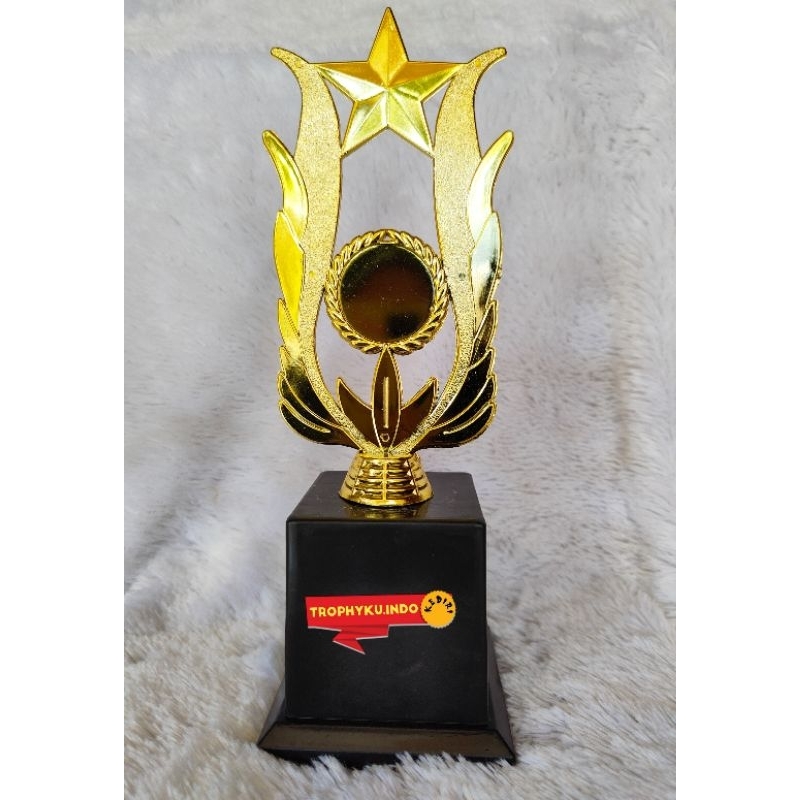 piala figur satu paket 116