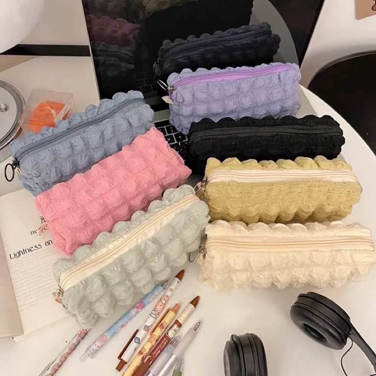 

KODE G93W LITTLE DAISY Crumpled Grid Pencil Case Tempat Pensil Empuk Lembut Korean Pencil Case Import Tempat Pensil Aesthetic Korean Style