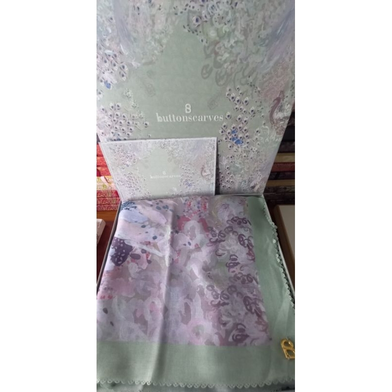 Buttonscarves Ederra Lichen