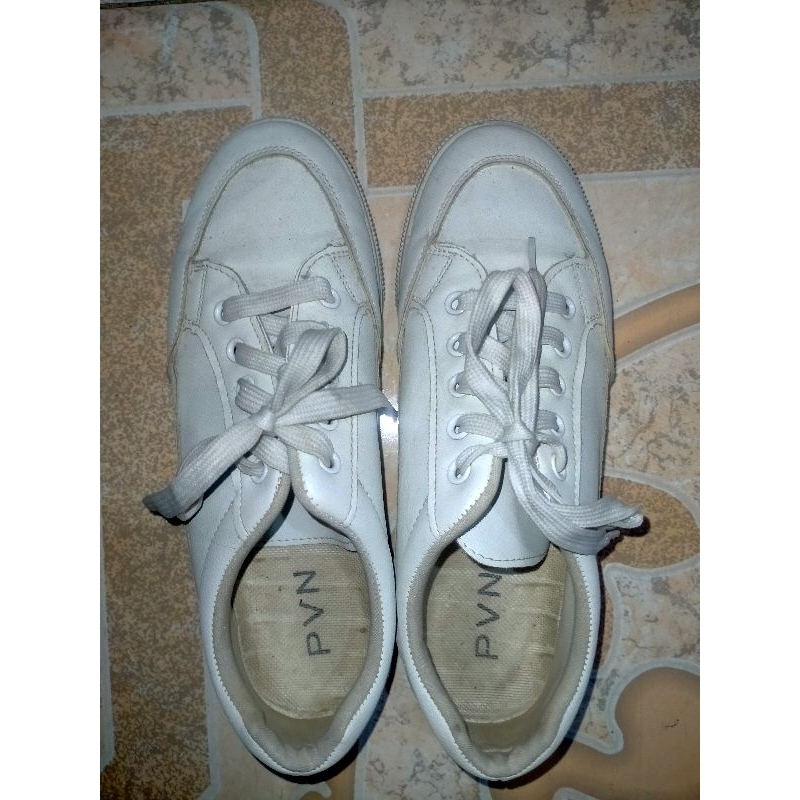 sneakers PVN preloved