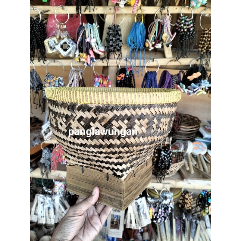 anyaman bambu bakul batik