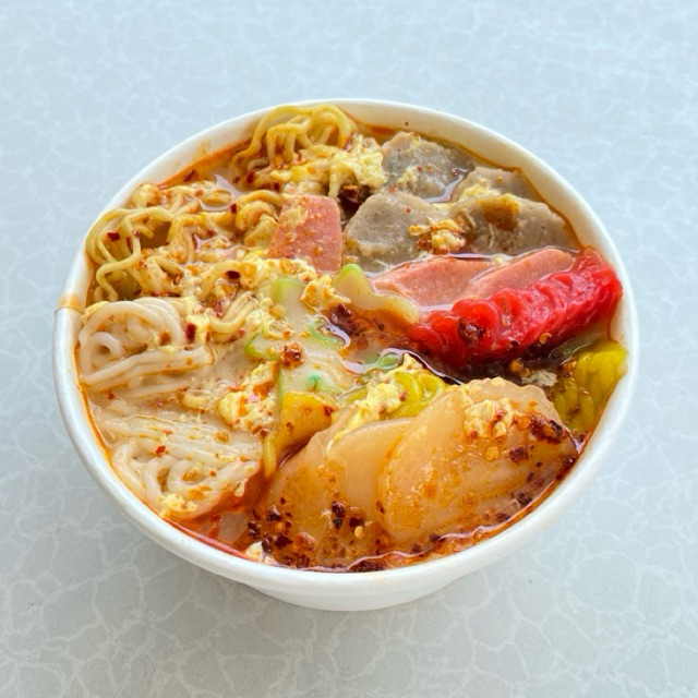 

SEBLAK INSTAN KOMPLIT SOSIS ENAK KENYANG BUMBU MEDOK BASAH CHILI OIL TANPA MICIN