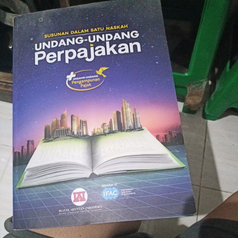 

preloved Buku undang undang perpajakan