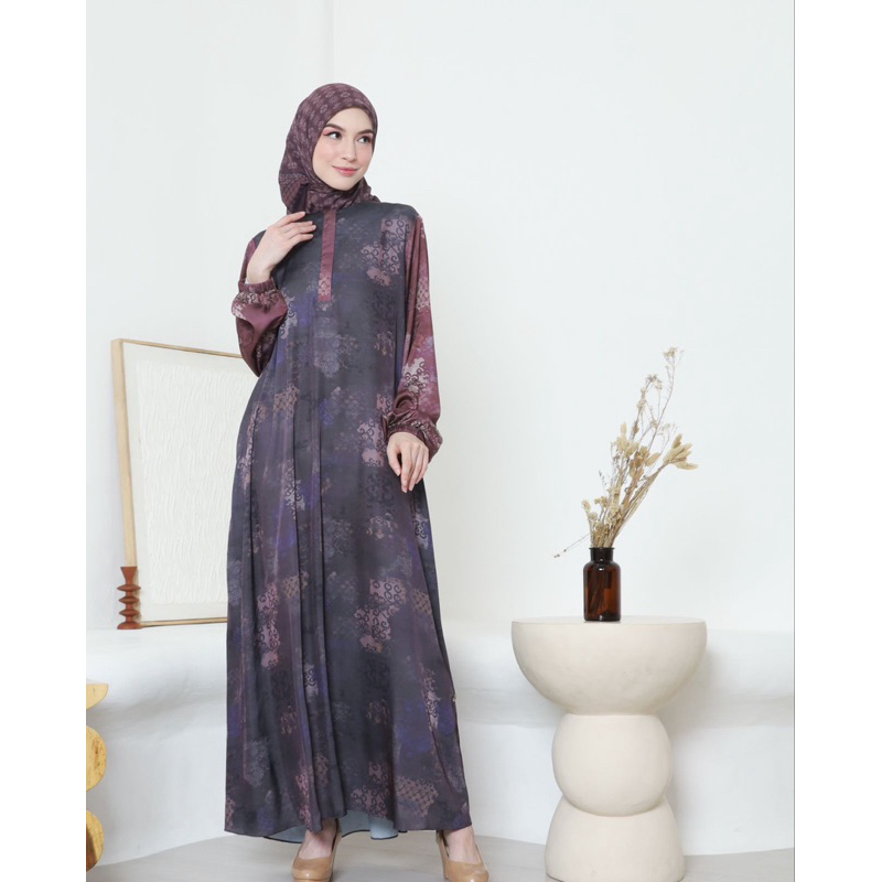 Mina Dress || Dress Armani Silk Simple Elegan Motif Print