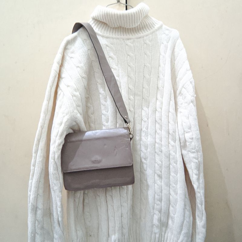 SWEATER RAJUT TEBAL ( PRELOVED )