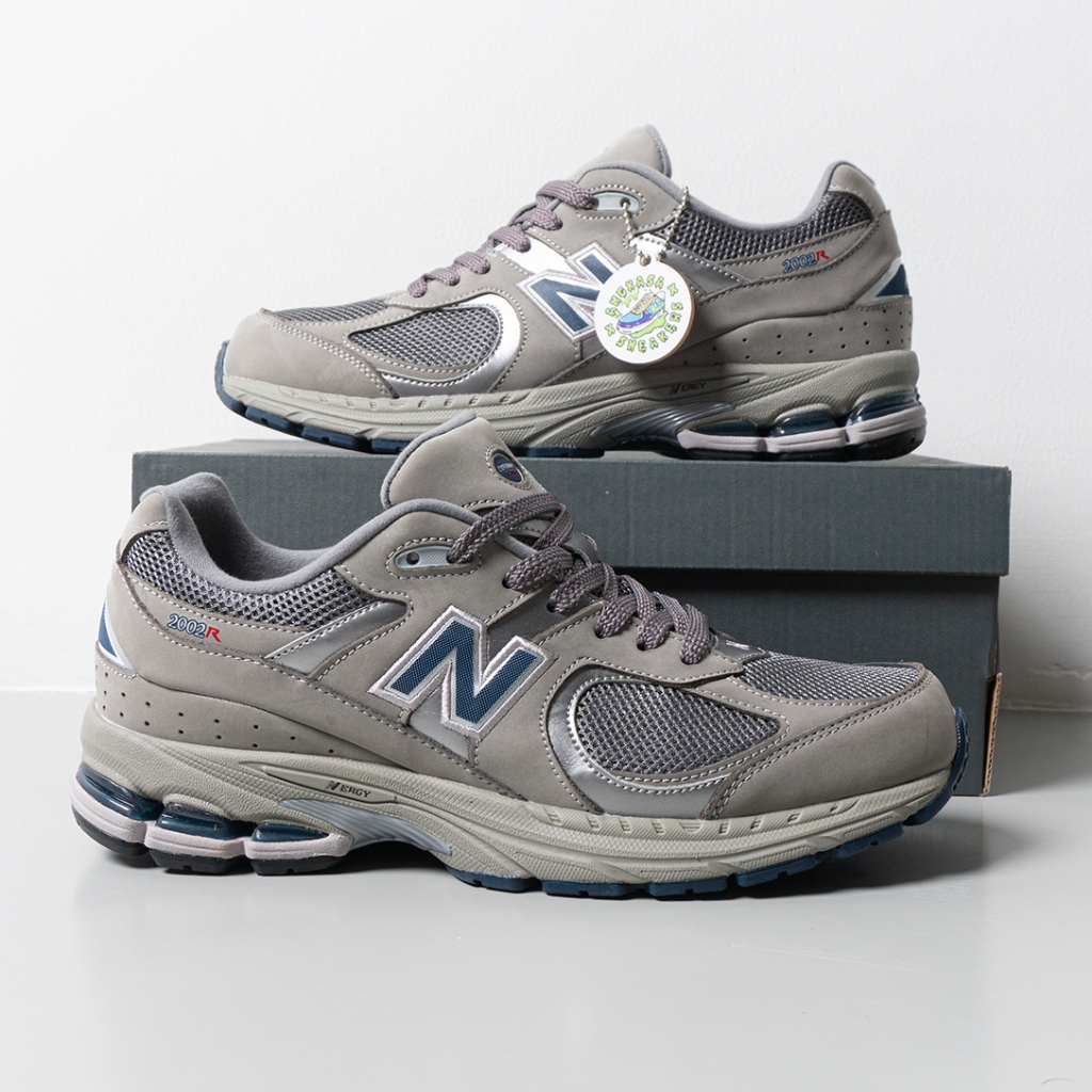 Sepatu Pria NB 2002R OG 'Light Grey' ML2002RA 142150092A