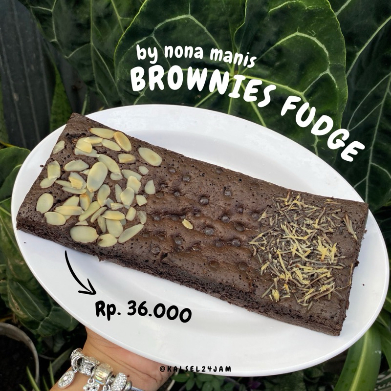 

Brownies Fudge coklat full topping by nona manis