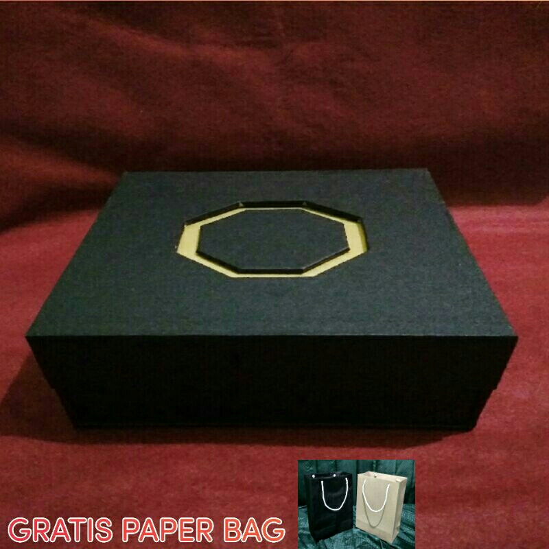 

Gift Box // Kotak Kado // Box Hampers gratis paper bag