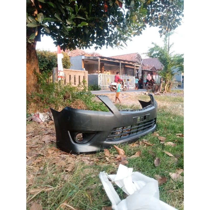 bumper depan innova dan caver poghlamp 2012