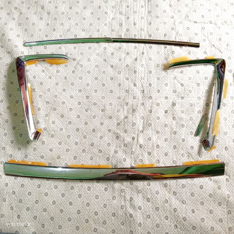 Lis lis grill depan bemper daihatsu sigra set 6 pcs crom ORIGINAL