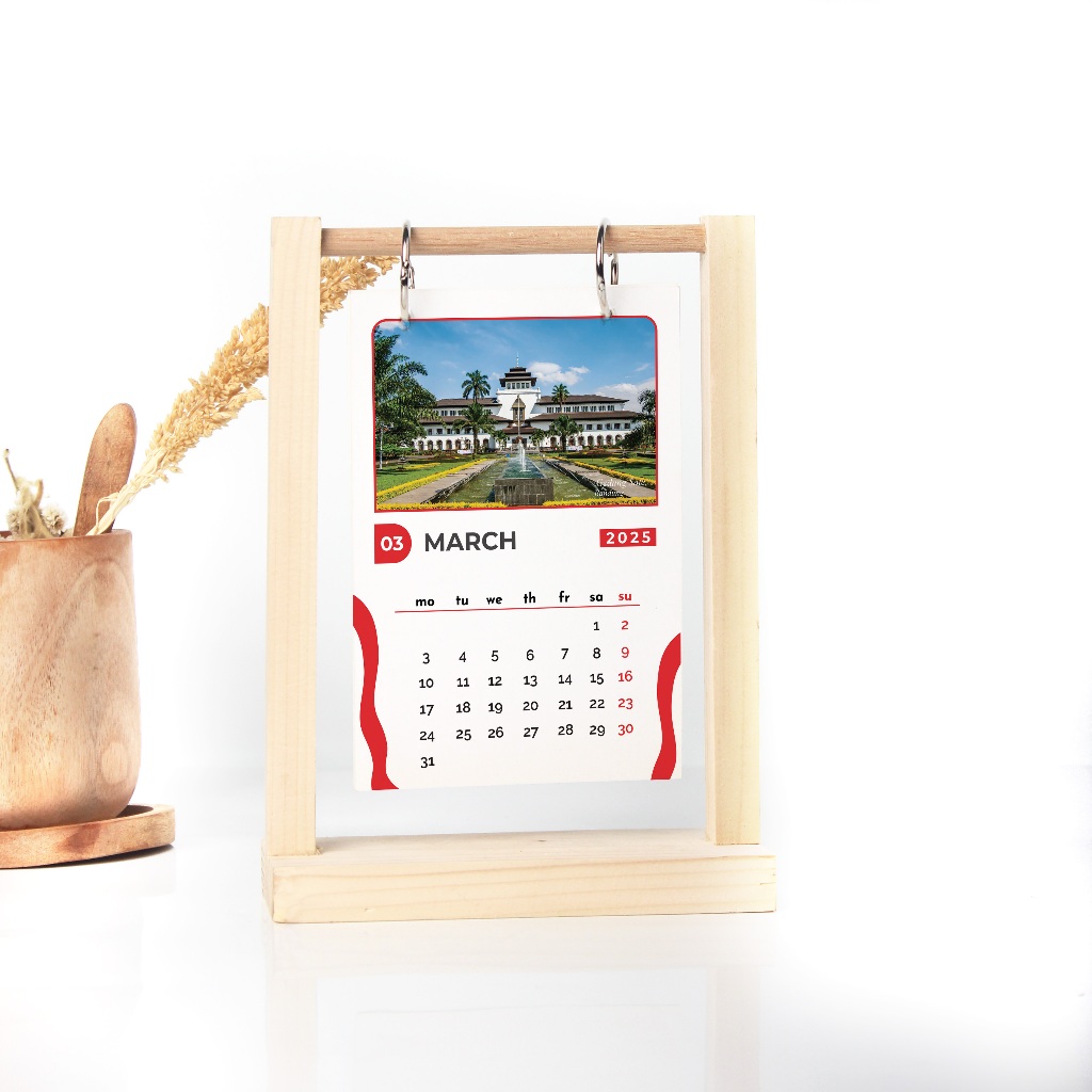 

Kalender Dekorasi 2025 Edisi Kemerdekaan Model Hanging - Ukuran A6 (14,8 x 10,5 cm) - Desk Kalender - Kalender Dekorasi - Kalender Meja