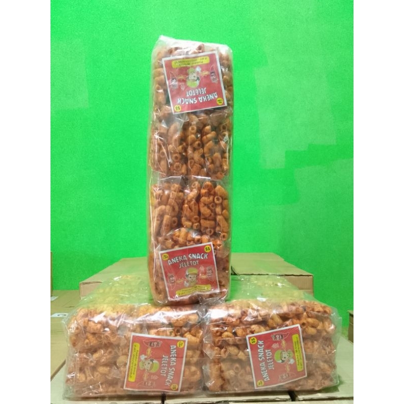 

Kerupuk Makaroni mekar Jeletot/makaroni pedas jeletot/snack perkasa/1 pak isi 12 pcs