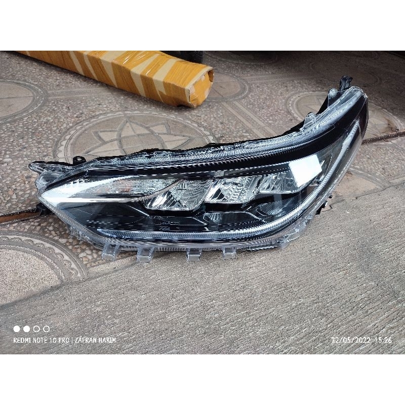 Headlamp yaris 2019