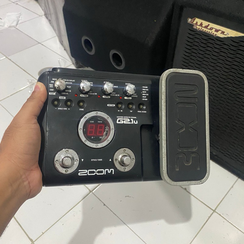 efek gitar zoom pesanan