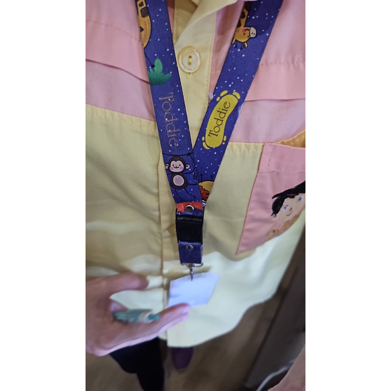 

custom tali lanyard perusahaan