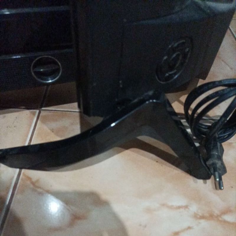 kaki tv led polytron 32inch PLD32B1550