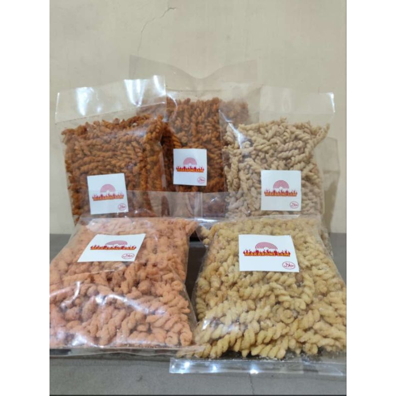 

MAKARONI "SAM" SPIRAL / KRIWIL BERBAGAI RASA KEMASAN 500G